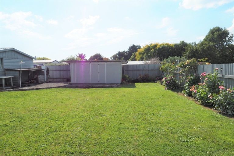 Photo of property in 77 Stout Street, Shannon, 4821