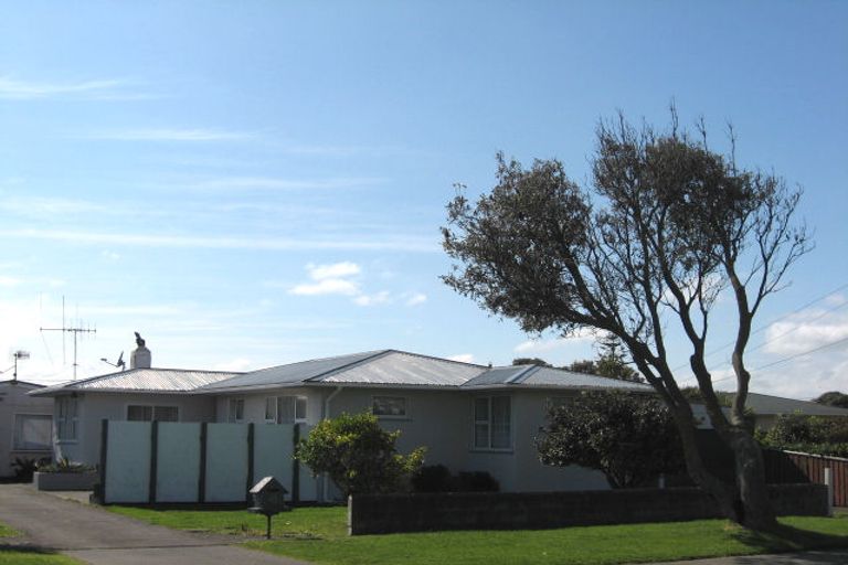 Photo of property in 18 Ashton Terrace, Castlecliff, Whanganui, 4501