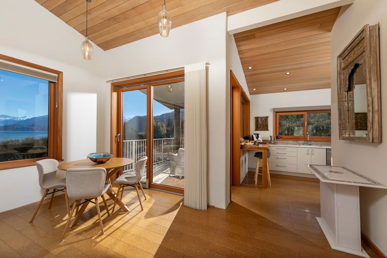 Photo of property in 337 Beacon Point Road, Wanaka, 9305