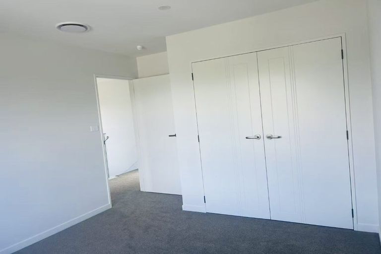 Photo of property in 33 Kotuitui Drive, Wainui, Silverdale, 0992