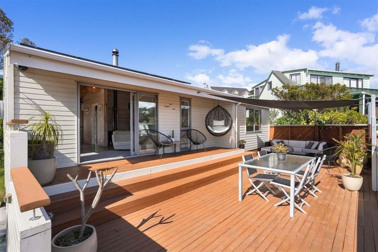 Photo of property in 206 Onemana Drive, Onemana, Whangamata, 3691