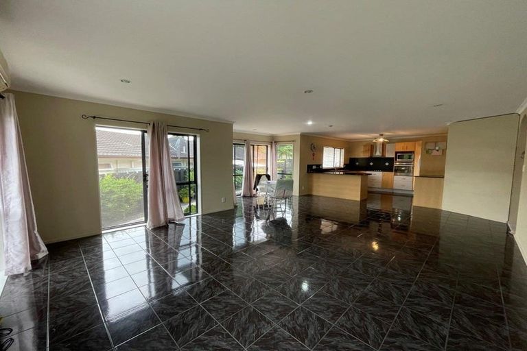 Photo of property in 3 Carnelian Court, Westgate, Auckland, 0614