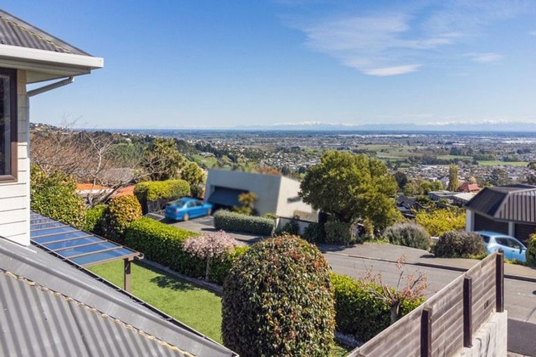 Photo of property in 5 Kiteroa Place, Cashmere, Christchurch, 8022