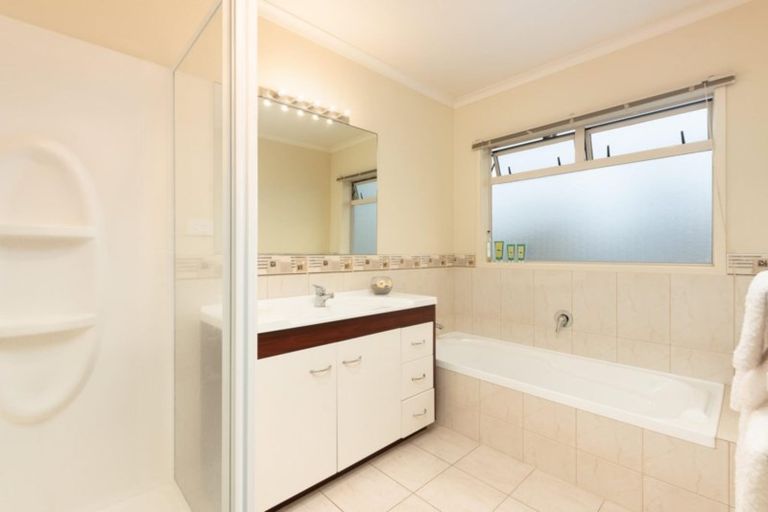 Photo of property in 30 Tuihana Drive, Papamoa Beach, Papamoa, 3118