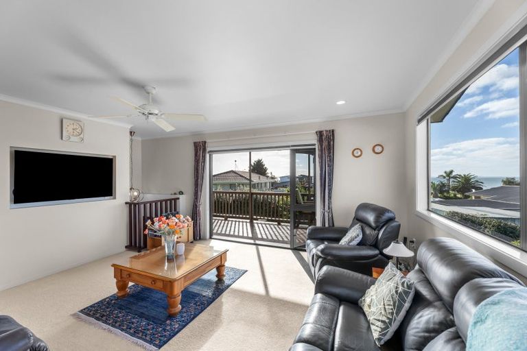 Photo of property in 5 Taihiki Road, Clarks Beach, 2122