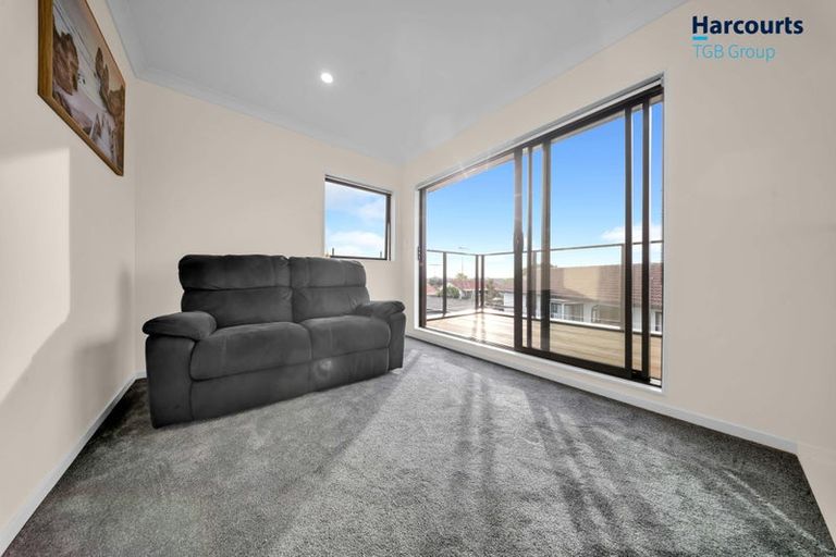 Photo of property in 6a Leven Lane, Totara Heights, Auckland, 2105