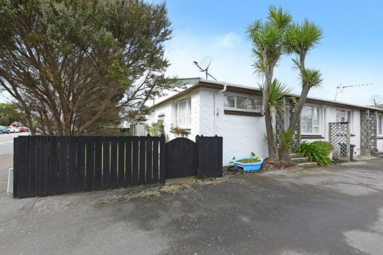 Photo of property in 1/700 Fergusson Drive, Elderslea, Upper Hutt, 5018