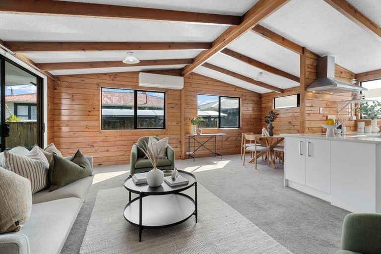 Photo of property in 1/49 Larnoch Road, Henderson, Auckland, 0610