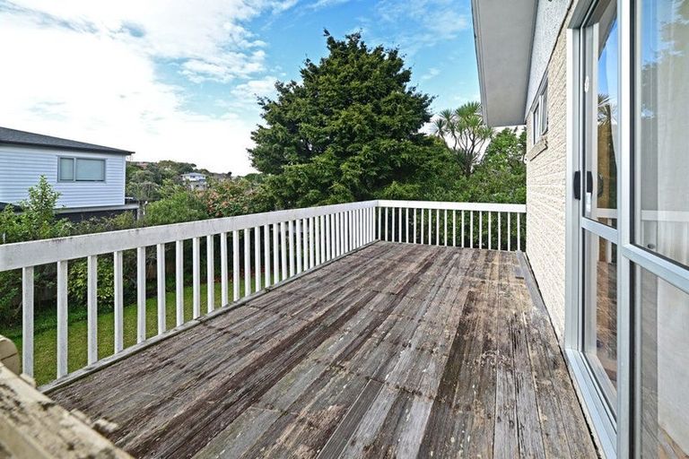 Photo of property in 112 Weatherly Road, Torbay, Auckland, 0630