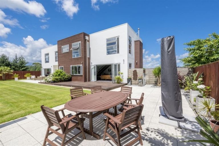 Photo of property in 24 Okarito Avenue, Levin, 5510