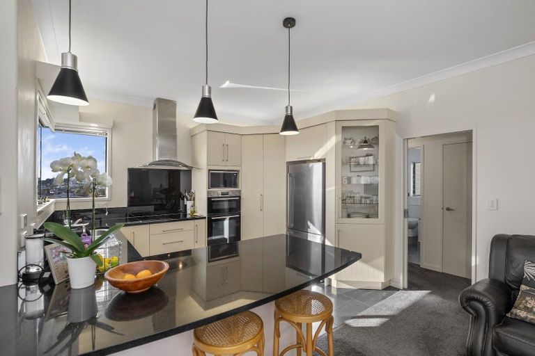Photo of property in 35 Estuary View Road, Welcome Bay, Tauranga, 3112