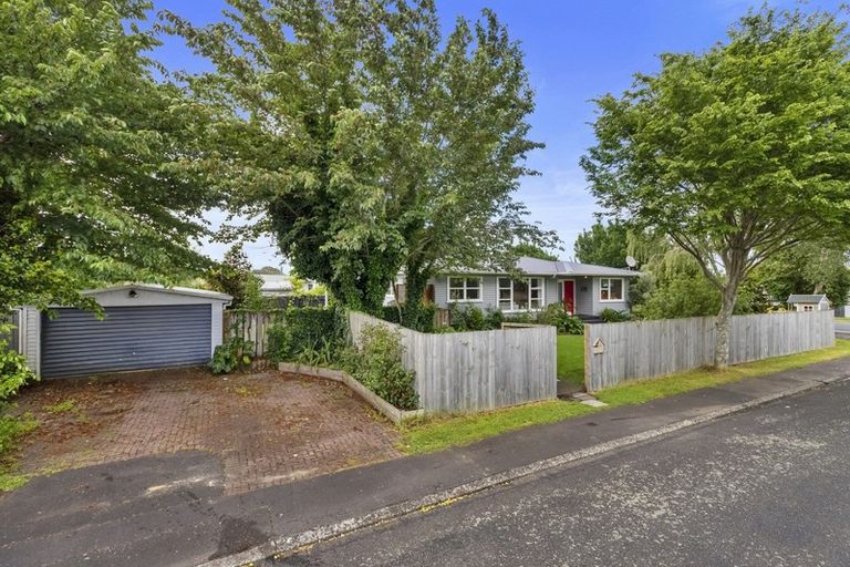 Photo of property in 2 Bremridge Place, Melville, Hamilton, 3206