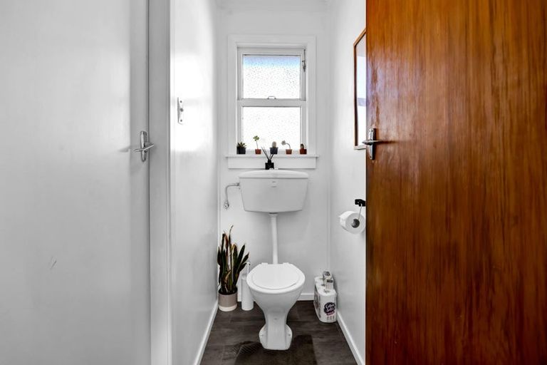 Photo of property in 100 Stanners Street, Eltham, 4322