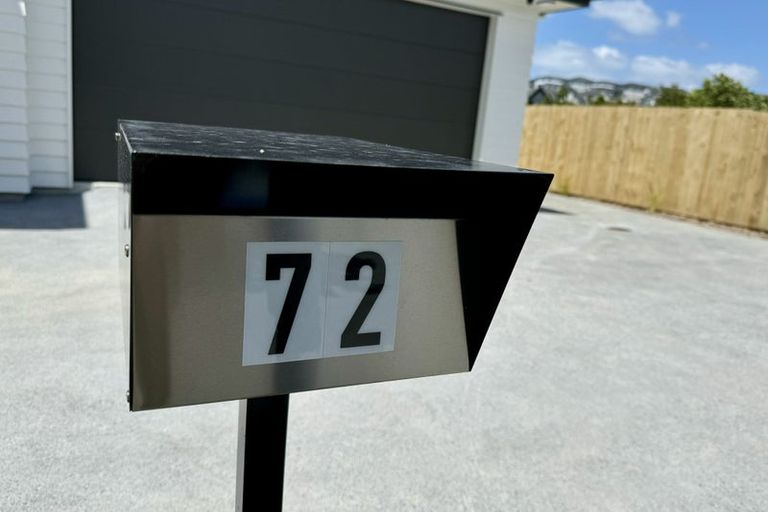 Photo of property in 72 Arran Drive, Orewa, 0931