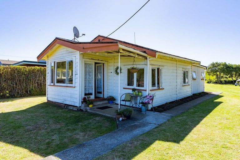 Photo of property in 2179 Whananaki North Road, Whananaki, Hikurangi, 0181
