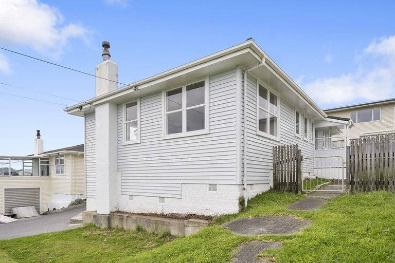 Photo of property in 30 Matatiro Street, Titahi Bay, Porirua, 5022