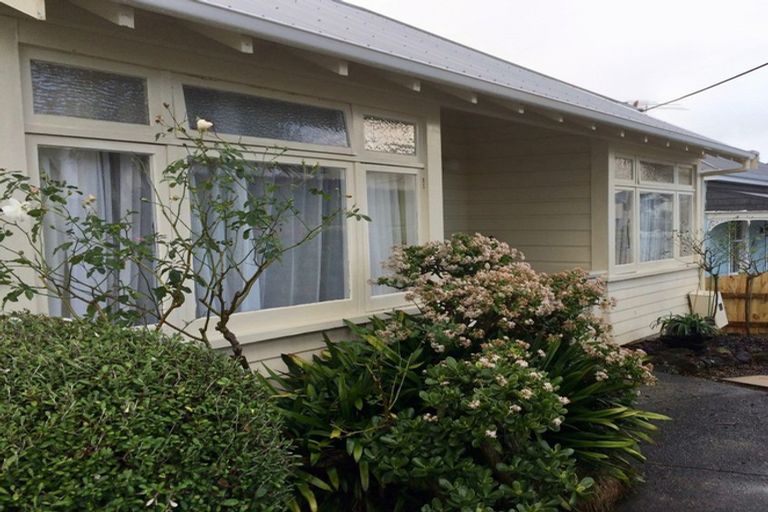 Photo of property in 106 Calliope Road, Stanley Point, Auckland, 0624