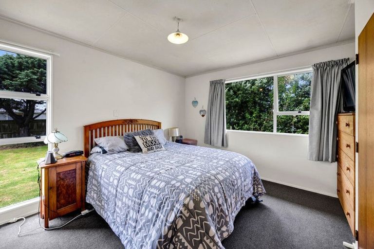 Photo of property in 9 Hughson Place, Opunake, 4616