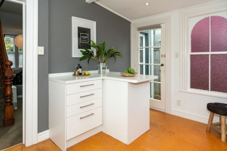 Photo of property in 8 Saint Mary Street, Thorndon, Wellington, 6011