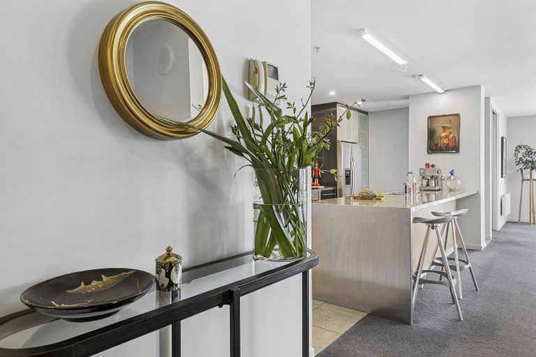 Photo of property in Alto Apartments, 2a/22 Telford Terrace, Oriental Bay, Wellington, 6011