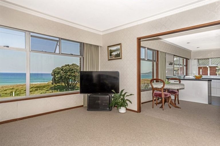 Photo of property in 92 Moana Road, Okitu, Gisborne, 4010