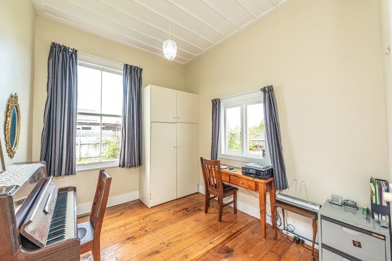 Photo of property in 6 Stark Street, Durie Hill, Whanganui, 4500