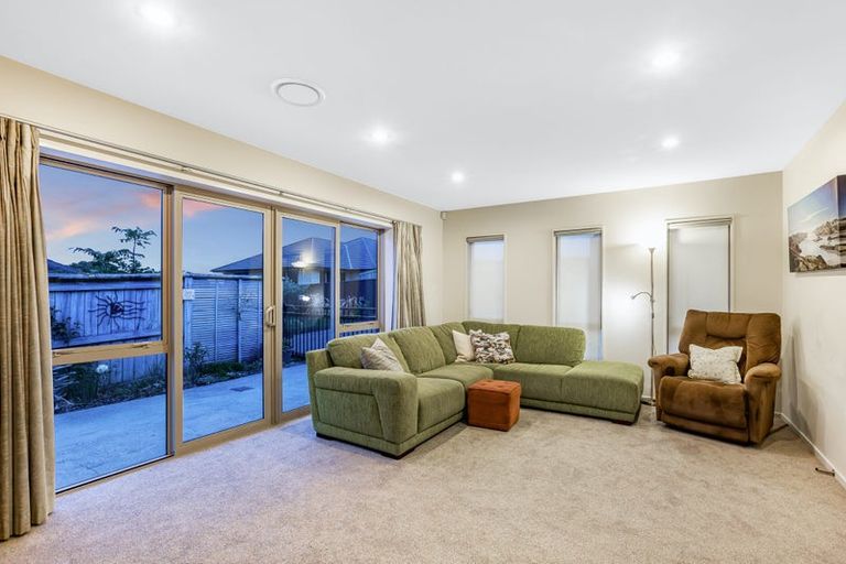 Photo of property in 25 Kahurangi Heights, Aotea, Porirua, 5024