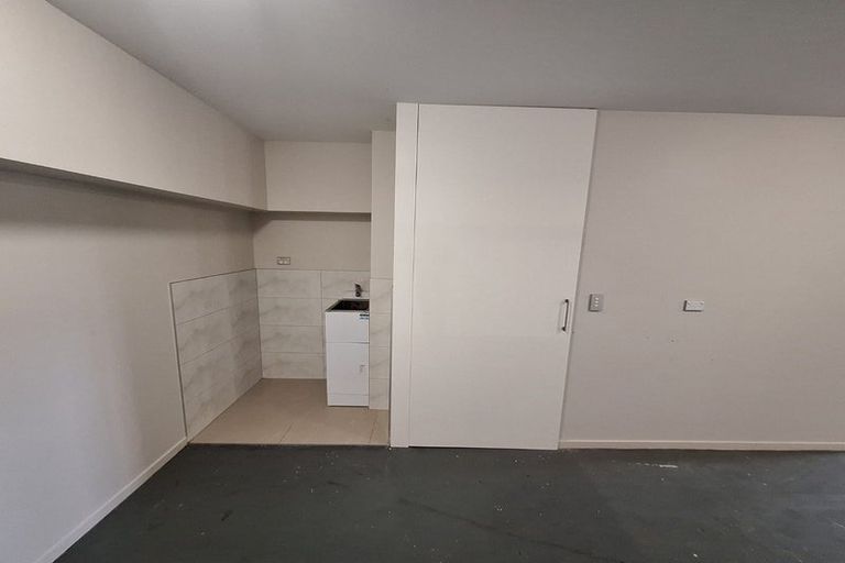 Photo of property in 24 Wallson Crescent, Wiri, Auckland, 2104
