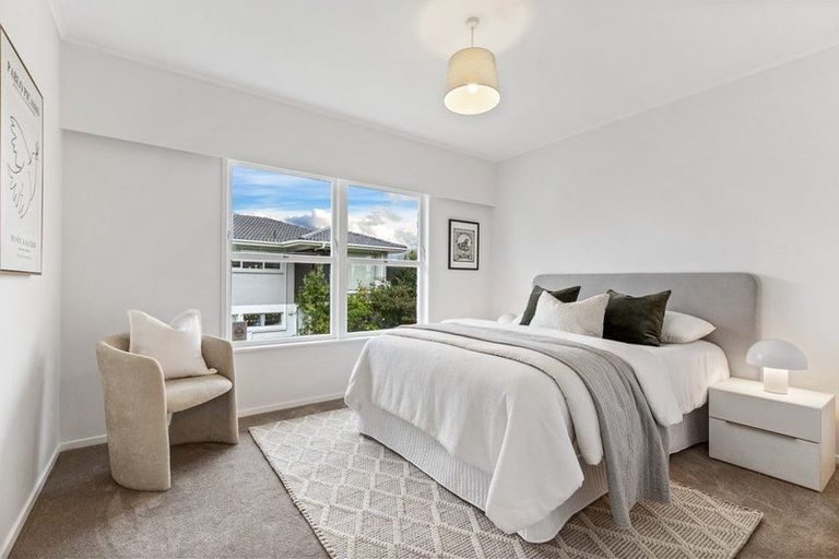 Photo of property in 1/14 Westwell Road, Belmont, Auckland, 0622