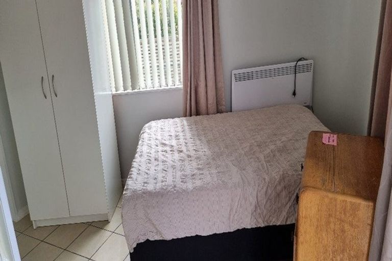 Photo of property in 18 Cheryl Place, Hillcrest, Auckland, 0627