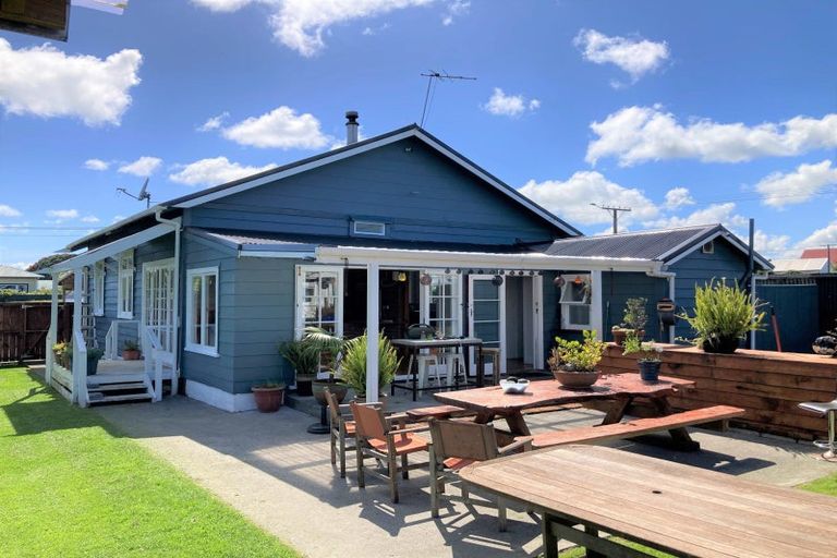 Photo of property in 13 Hutchins Street, Waitara, 4320