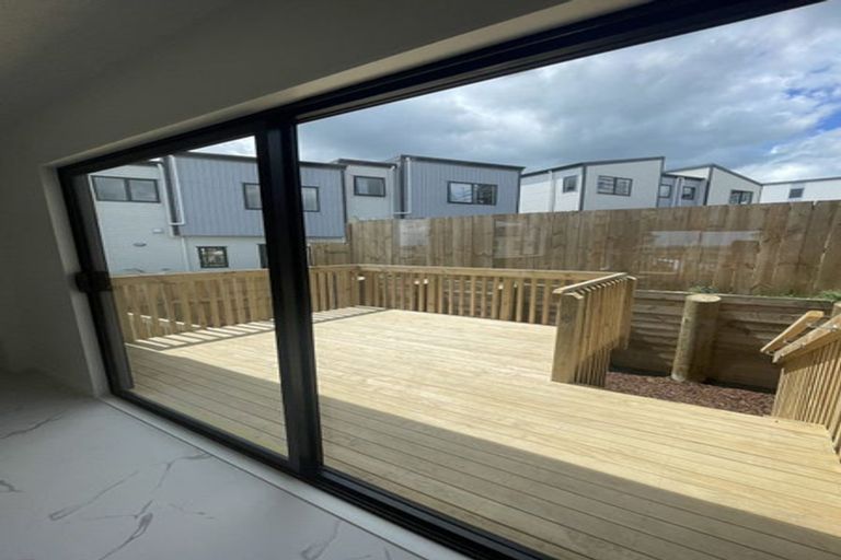 Photo of property in 4 Papauma Place, Papakura, 2110