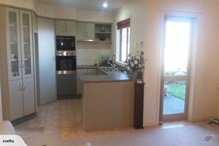 Photo of property in 17 Sovereign Isle Lane, Rototuna, Hamilton, 3210