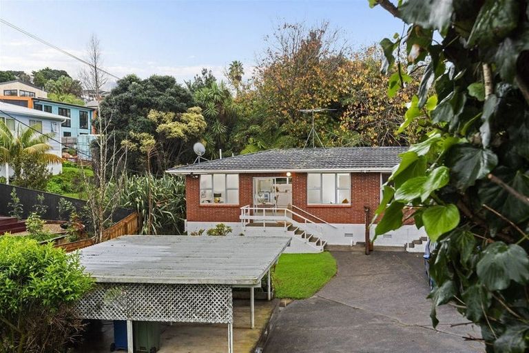 Photo of property in 1/26 Rewi Street, Torbay, Auckland, 0630