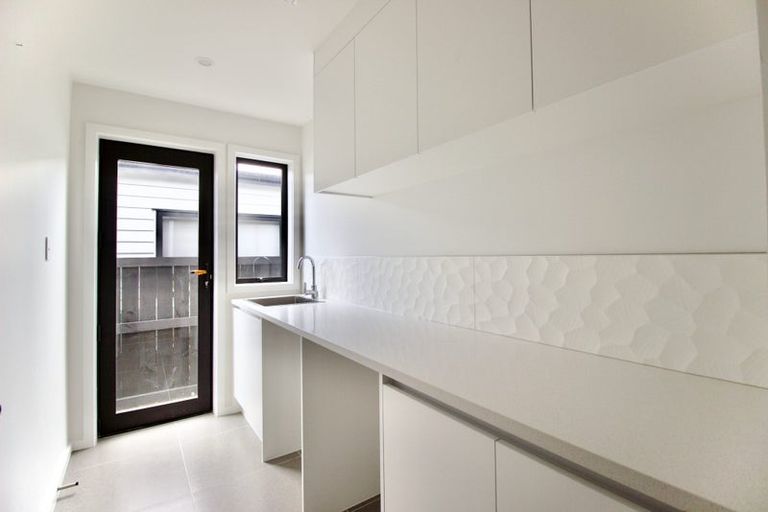 Photo of property in 8 Croatia Avenue, Huapai, Kumeu, 0810