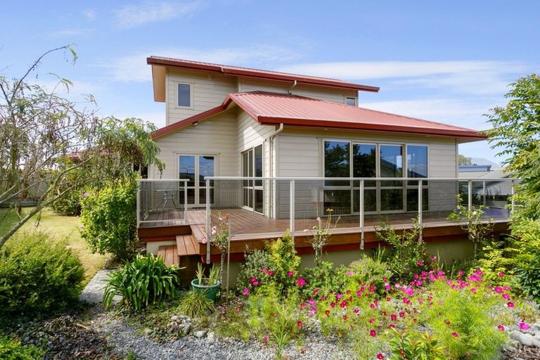 Photo of property in 16 Carpentras Way, Nukuhau, Taupo, 3330