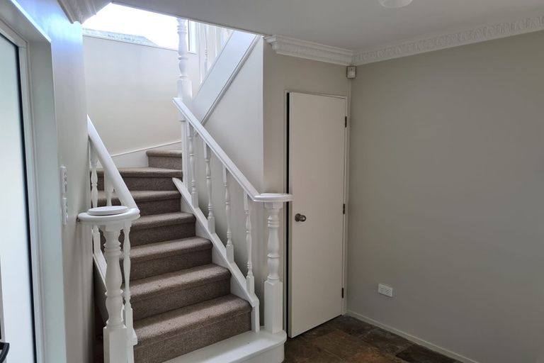 Photo of property in 1/29 Bayview Road, Browns Bay, Auckland, 0630