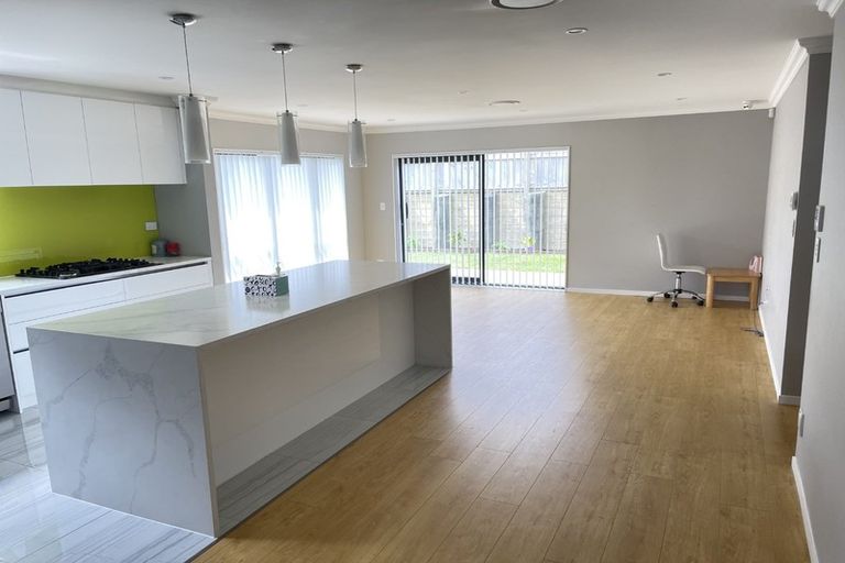 Photo of property in 4 Opouatu Avenue, Glenbrook, Waiuku, 2681