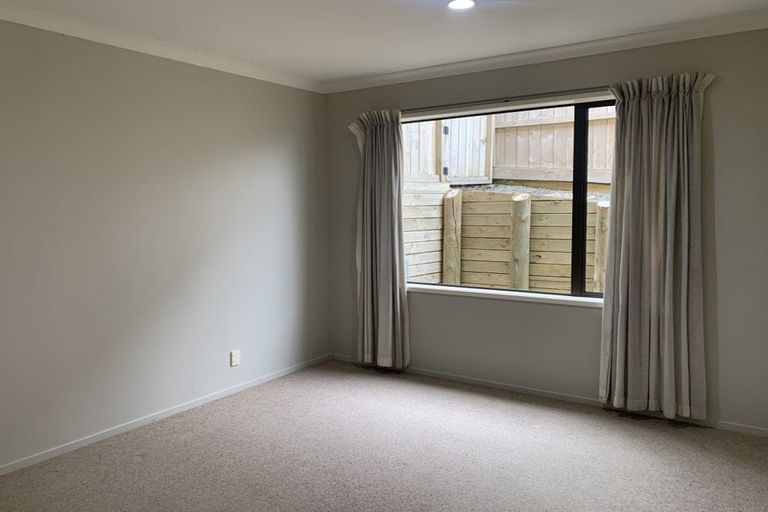 Photo of property in 2a Castleton Drive, Howick, Auckland, 2014