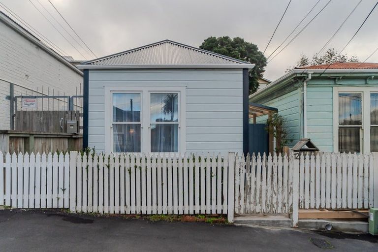 Photo of property in 12 Rolleston Street, Mount Cook, Wellington, 6021