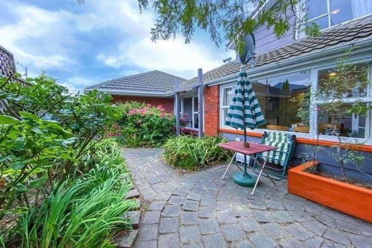 Photo of property in 2/7 Kipax Place, Riccarton, Christchurch, 8011