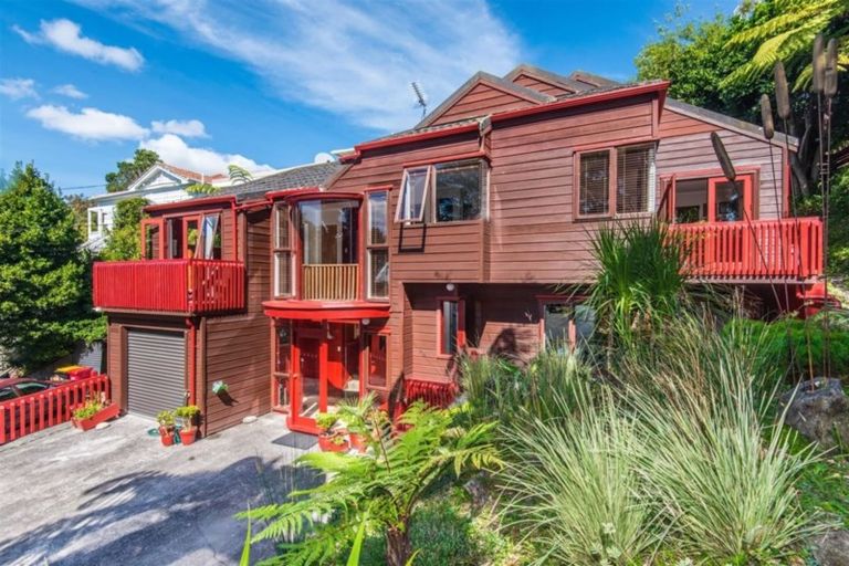 Photo of property in 6a Joll Street, Karori, Wellington, 6012