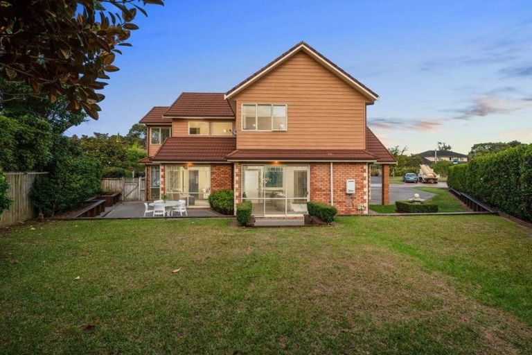 Photo of property in 23 South Kensington Way, Henderson, Auckland, 0612