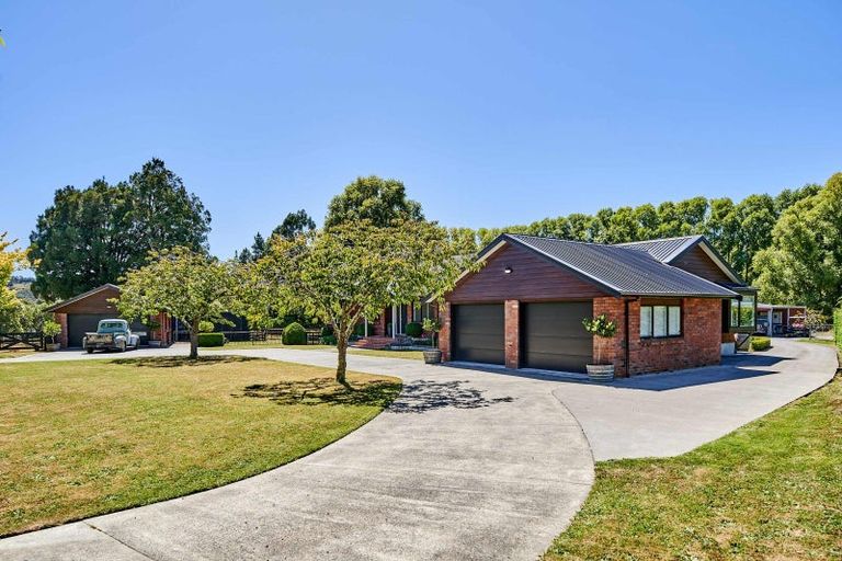 Photo of property in 262b Katherine Mansfield Drive, Whitemans Valley, Upper Hutt, 5371