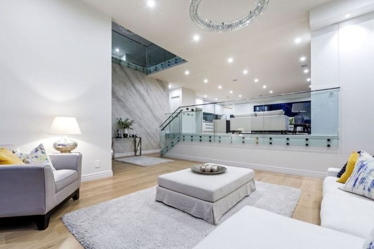 Photo of property in 42 Fernhill Way, Oteha, Auckland, 0632