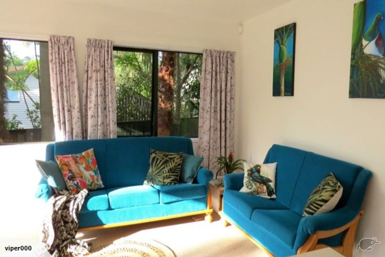 Photo of property in 8 Rosecamp Road, Beach Haven, Auckland, 0626