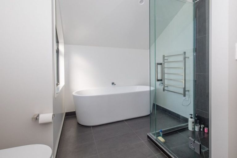 Photo of property in 4 Kapuka Lane, Wanaka, 9305