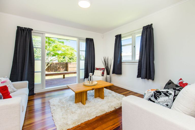 Photo of property in 28a Kelvin Road, Papakura, 2110