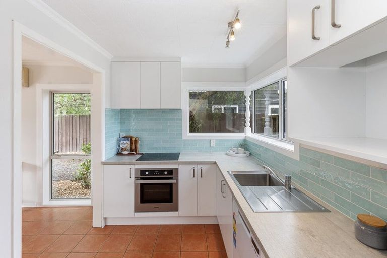 Photo of property in 12 Heathglen Avenue, Parklands, Christchurch, 8083