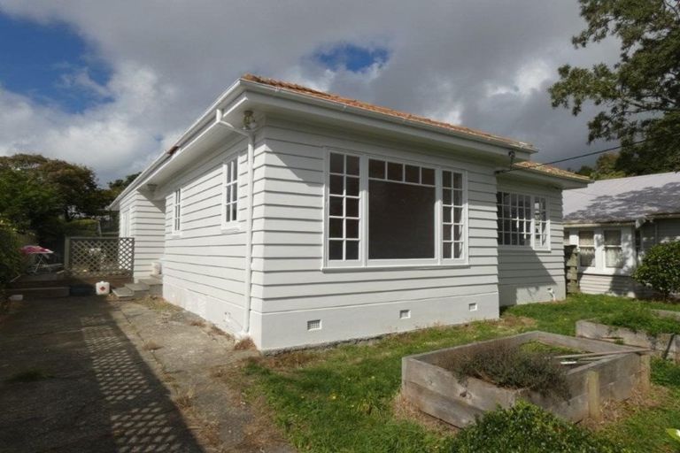 Photo of property in 93 Karori Road, Karori, Wellington, 6012